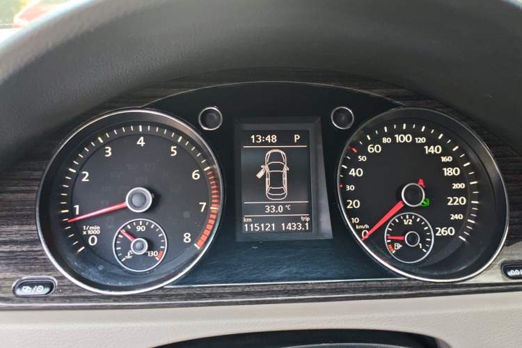 Used Volkswagen Magotan 2013 2.0 TSI Prestige Model Instrument Cluster