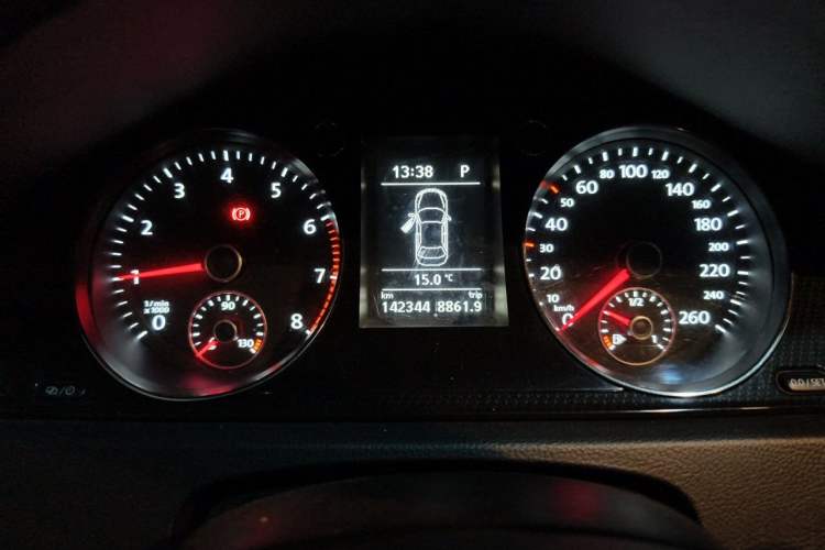 Used Volkswagen Magotan 2013 2.0 TSI Luxury Model Instrument Cluster