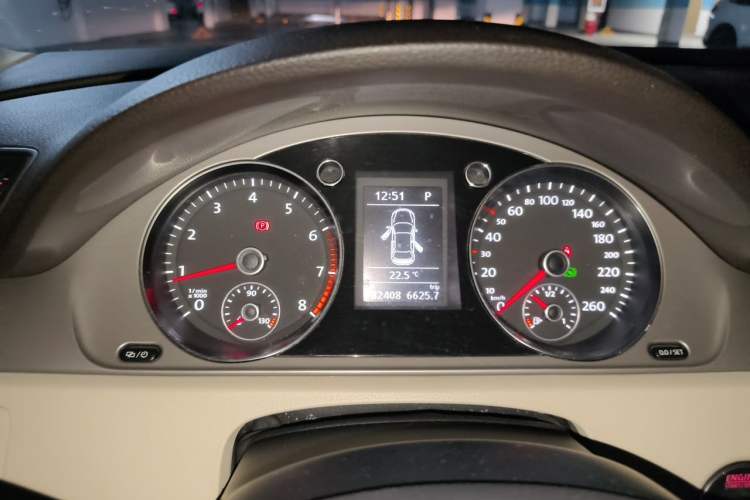 Used Volkswagen Magotan 2013 1.8TSI Premier Model Instrument Cluster