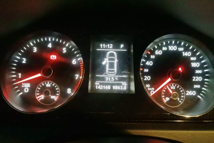 Used Volkswagen Magotan 2013 1.8TSI Premier Model Instrument Cluster