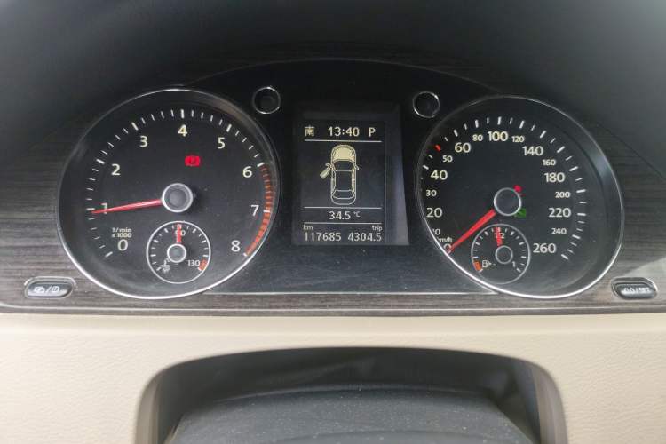 Used Volkswagen Magotan 2013 2.0 TSI Prestige Model Instrument Cluster