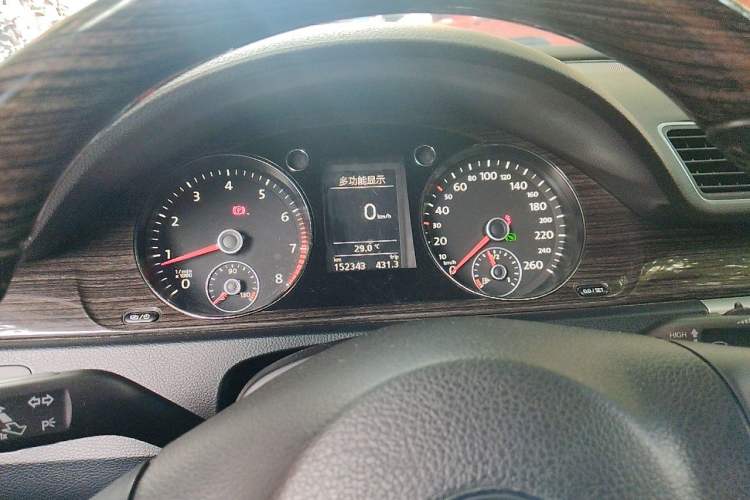 Used Volkswagen Magotan 2013 2.0 TSI Prestige Model Instrument Cluster