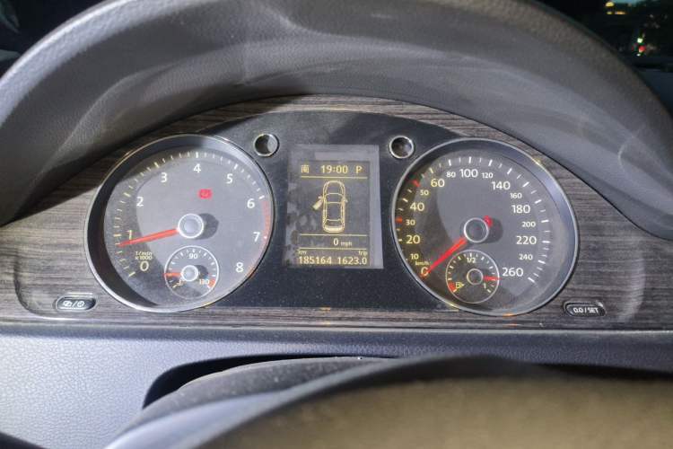 Used Volkswagen Magotan 2013 1.8TSI Prestige Model Instrument Cluster