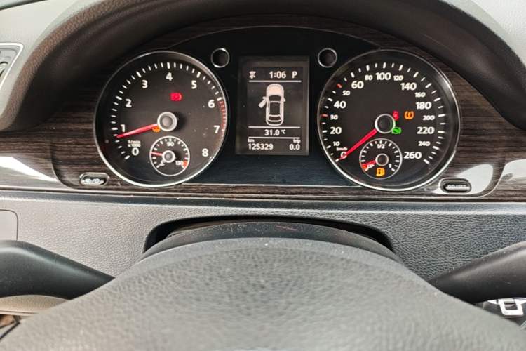 Used Volkswagen Magotan 2013 2.0 TSI Prestige Model Instrument Cluster