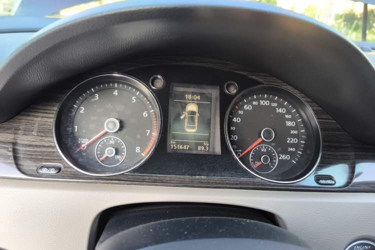 Used Volkswagen Magotan 2013 2.0 TSI Prestige Model Instrument Cluster