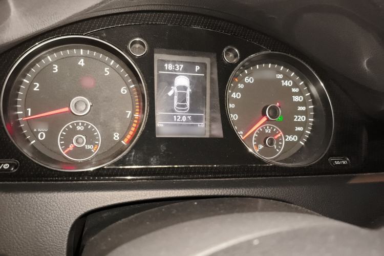 Used Volkswagen Magotan 2013 2.0 TSI Luxury Model Instrument Cluster