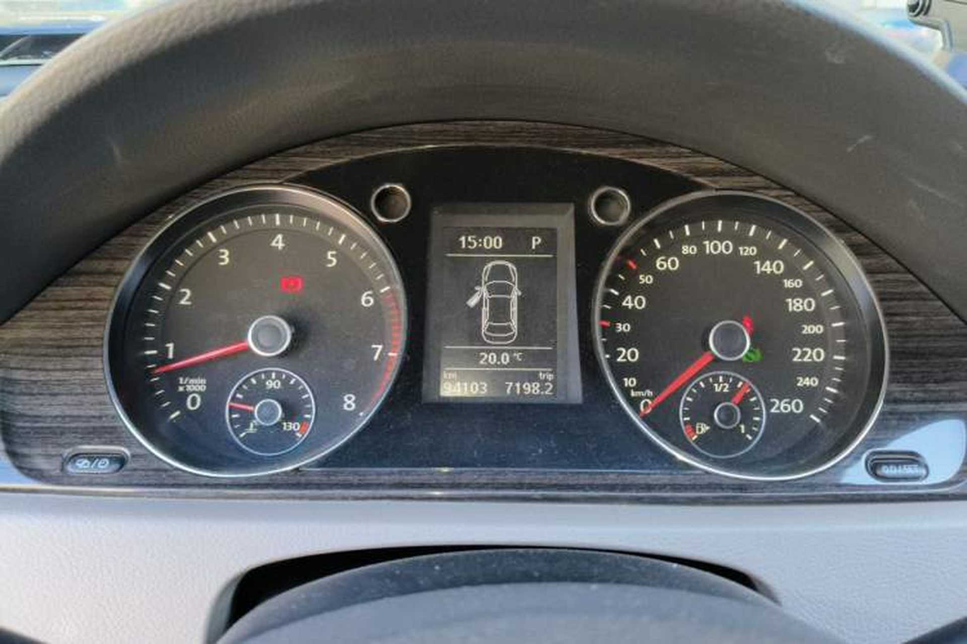 Used Volkswagen Magotan 2013 2.0 TSI Prestige Model Instrument Cluster