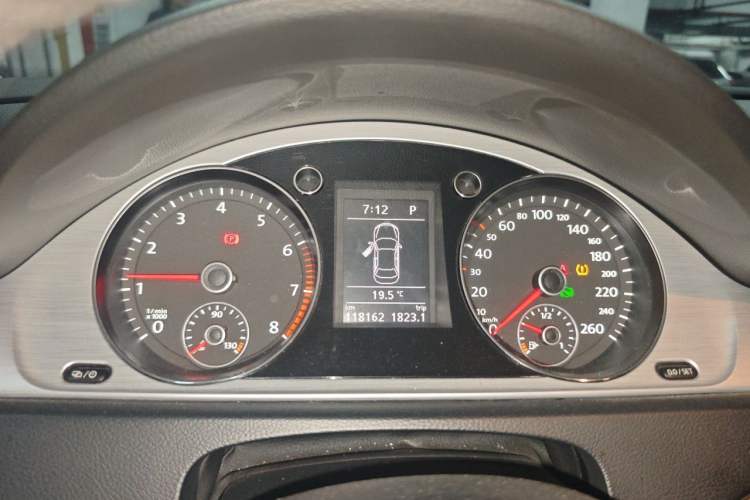 Used Volkswagen Magotan 2013 1.8TSI Premier Model Instrument Cluster