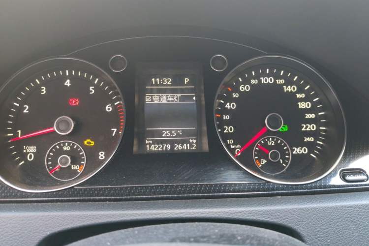 Used Volkswagen Magotan 2013 2.0 TSI Luxury Model Instrument Cluster