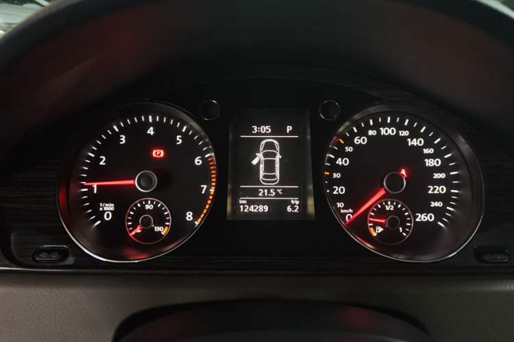 Used Volkswagen Magotan 2013 2.0 TSI Prestige Model Instrument Cluster