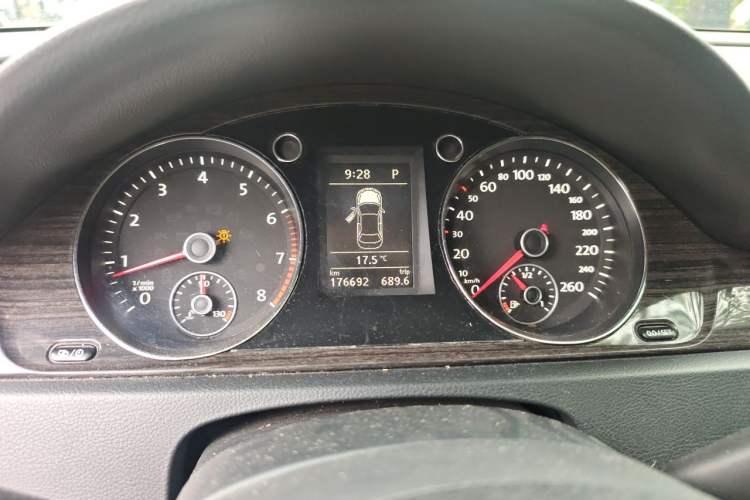 Used Volkswagen Magotan 2013 1.8TSI Premier Model Instrument Cluster