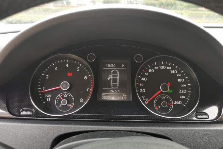 Used Volkswagen Magotan 2013 2.0 TSI Luxury Model Instrument Cluster