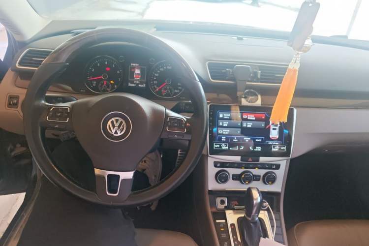 Used Volkswagen Magotan 2013 2.0 TSI Prestige Model Instrument Cluster