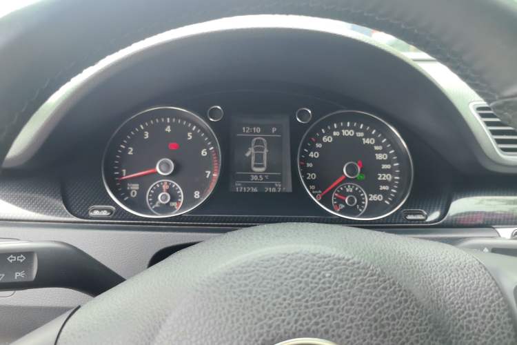 Used Volkswagen Magotan 2013 2.0 TSI Luxury Model Instrument Cluster