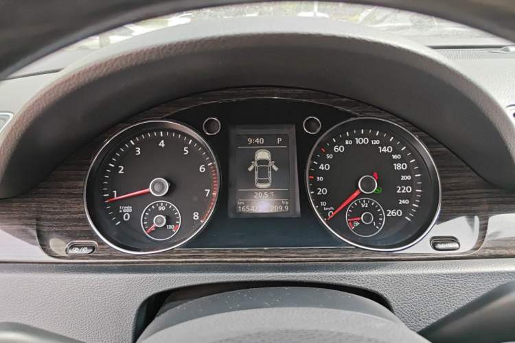 Used Volkswagen Magotan 2013 1.8TSI Prestige Model Instrument Cluster