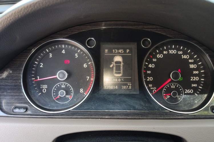 Used Volkswagen Magotan 2013 2.0 TSI Prestige Model Instrument Cluster