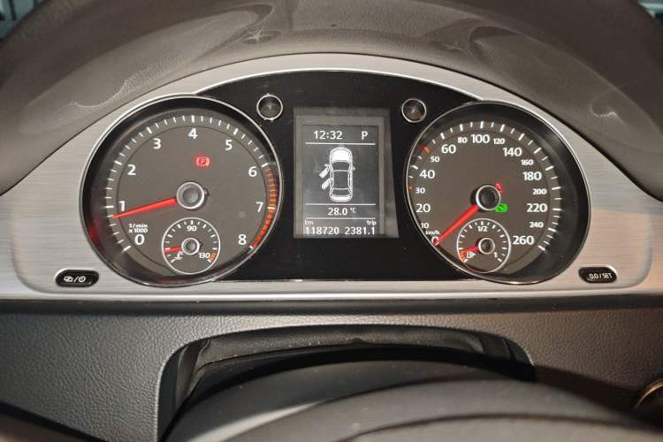 Used Volkswagen Magotan 2013 1.8TSI Premier Model Instrument Cluster