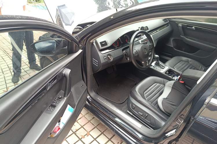 Used Volkswagen Magotan 2013 2.0 TSI Luxury Model Interior 3