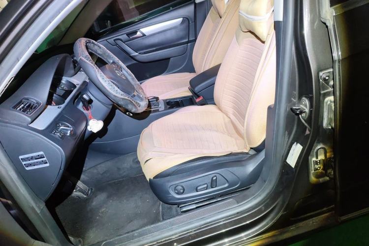 Used Volkswagen Magotan 2013 1.8TSI Premier Model Left Front Seat