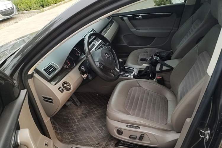 Used Volkswagen Magotan 2013 1.8TSI Prestige Model Left Front Seat