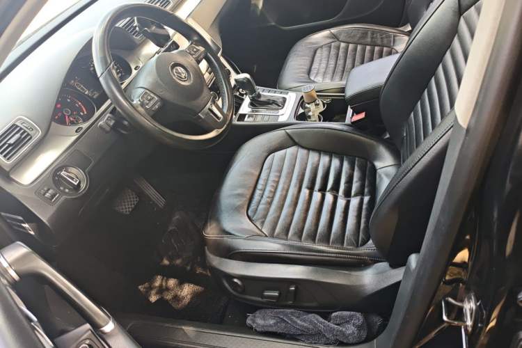 Used Volkswagen Magotan 2013 1.8TSI Premier Model Left Front Seat