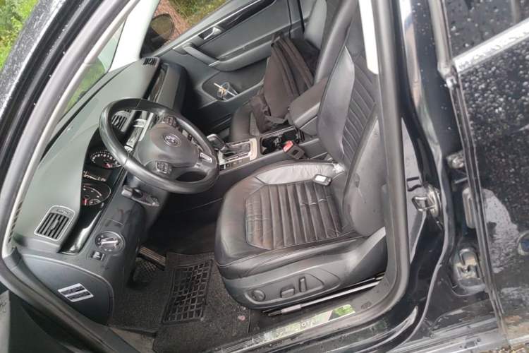 Used Volkswagen Magotan 2013 1.8TSI Luxury Model Left Front Seat