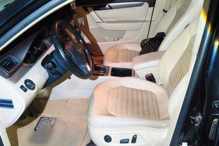 Used Volkswagen Magotan 2013 1.8TSI Premier Model Left Front Seat
