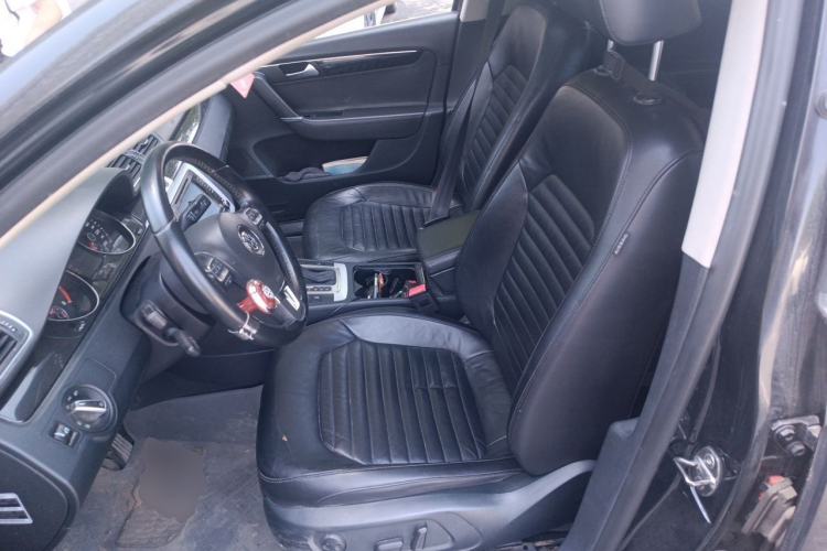 Used Volkswagen Magotan 2013 1.8TSI Luxury Model Left Front Seat