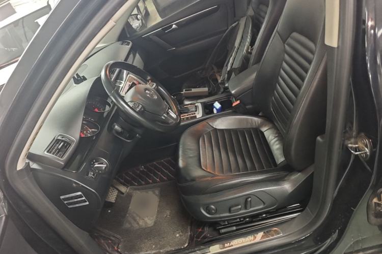 Used Volkswagen Magotan 2013 1.8TSI Luxury Model Left Front Seat