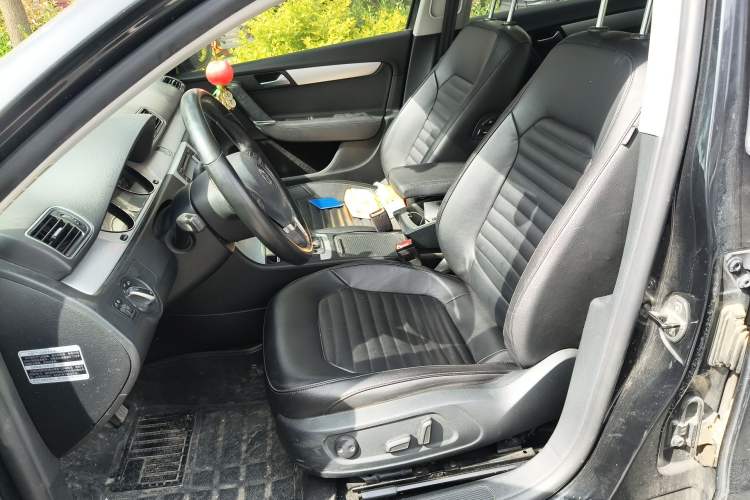 Used Volkswagen Magotan 2013 1.8TSI Premier Model Left Front Seat