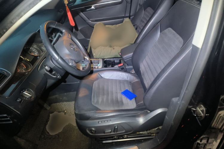 Used Volkswagen Magotan 2013 1.8TSI Prestige Model Left Front Seat
