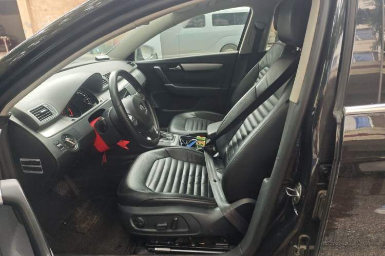 Used Volkswagen Magotan 2013 1.8TSI Premier Model Left Front Seat