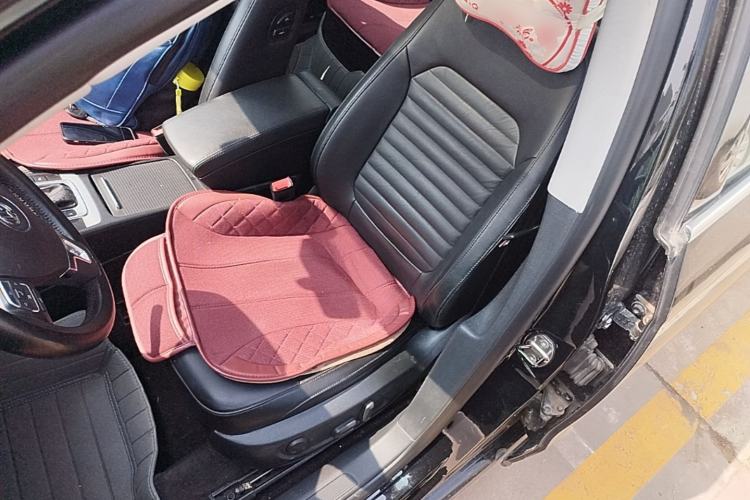 Used Volkswagen Magotan 2013 1.8TSI Premier Model Left Front Seat