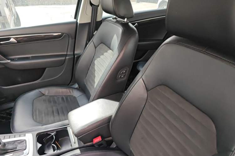 Used Volkswagen Magotan 2013 1.8TSI Prestige Model Left Front Seat
