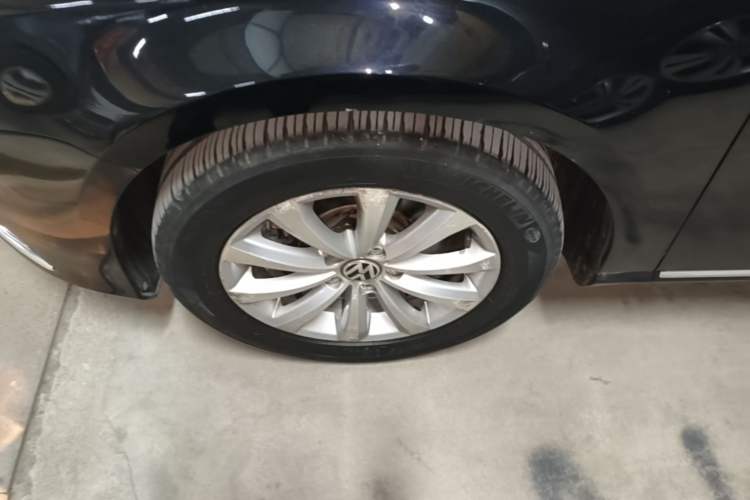Used Volkswagen Magotan 2013 1.8TSI Luxury Model Left Front Wheel Hub