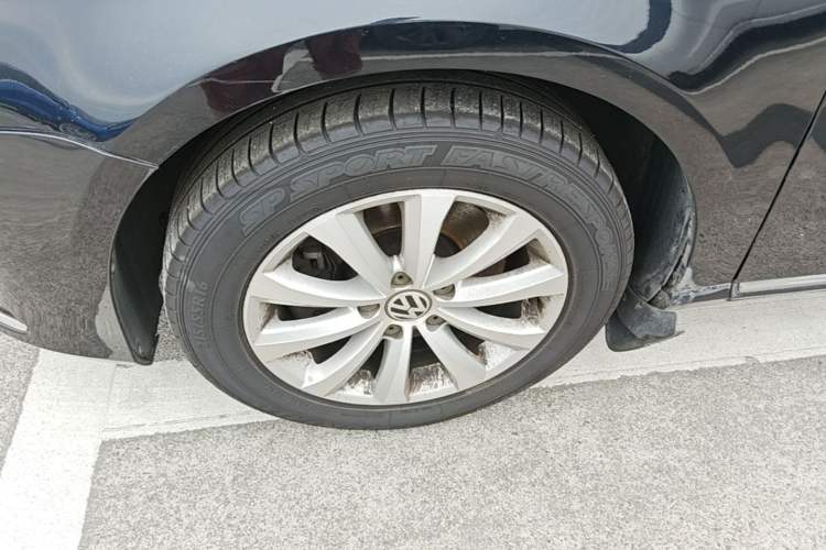 Used Volkswagen Magotan 2013 1.8TSI Luxury Model Left Front Wheel Hub