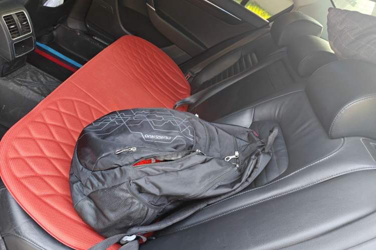 Used Volkswagen Magotan 2013 1.8TSI Luxury Model Left Rear Seat