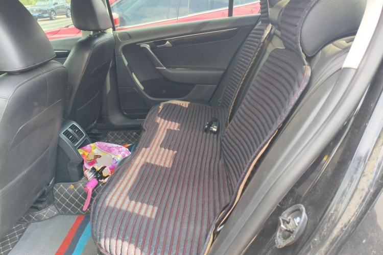 Used Volkswagen Magotan 2013 1.8TSI Luxury Model Left Rear Seat