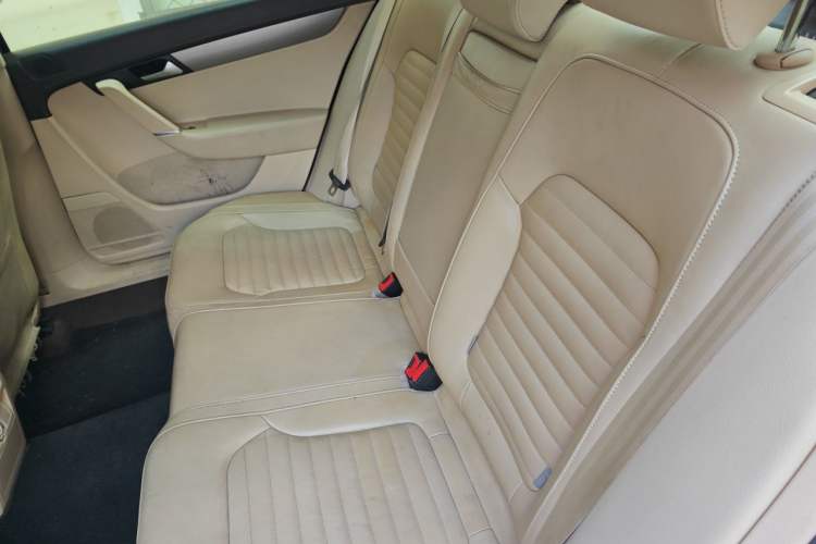 Used Volkswagen Magotan 2013 1.8TSI Premier Model Left Rear Seat