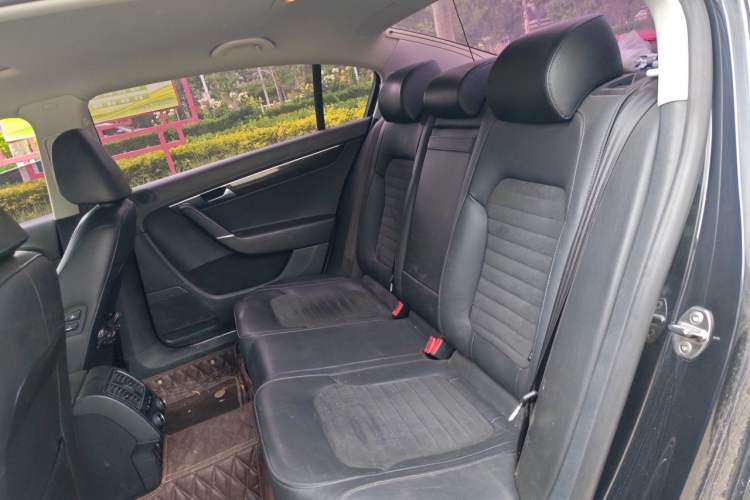 Used Volkswagen Magotan 2013 1.8TSI Prestige Model Left Rear Seat