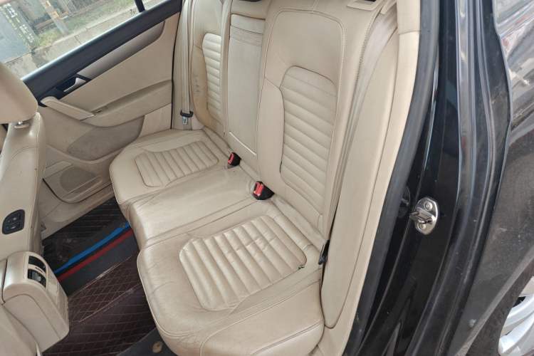 Used Volkswagen Magotan 2013 1.8TSI Premier Model Left Rear Seat