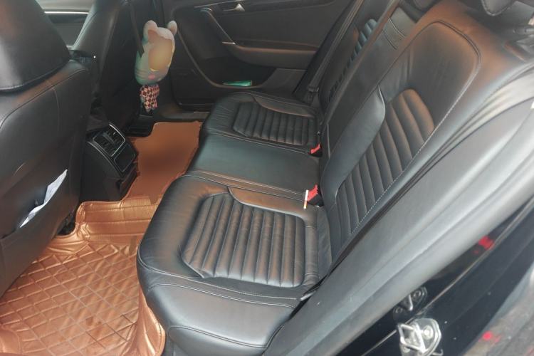 Used Volkswagen Magotan 2013 1.8TSI Luxury Model Left Rear Seat