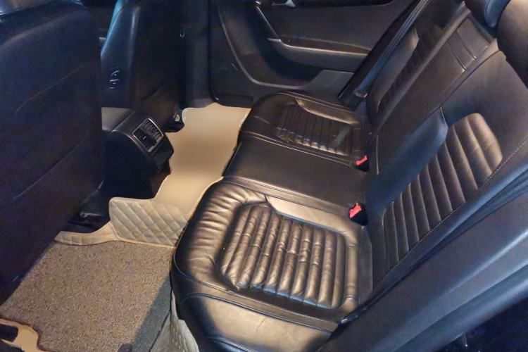 Used Volkswagen Magotan 2013 2.0 TSI Luxury Model Left Rear Seat