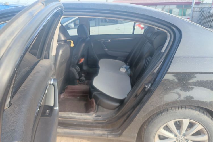 Used Volkswagen Magotan 2013 2.0 TSI Luxury Model Left Rear Seat
