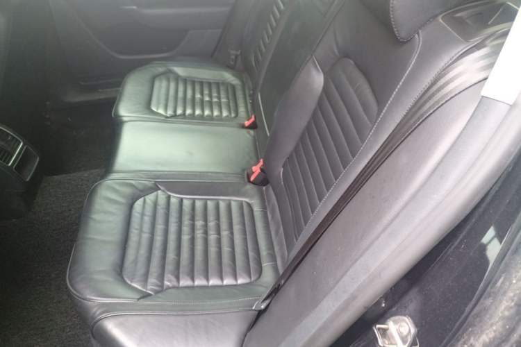 Used Volkswagen Magotan 2013 2.0 TSI Luxury Model Left Rear Seat