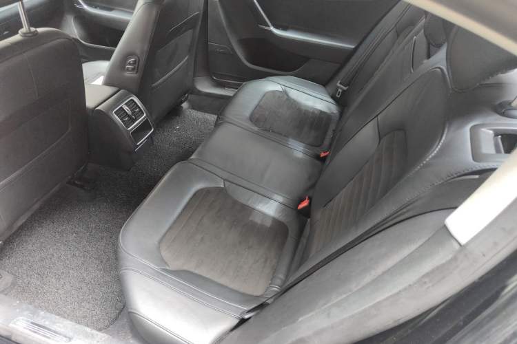 Used Volkswagen Magotan 2013 2.0 TSI Luxury Model Left Rear Seat