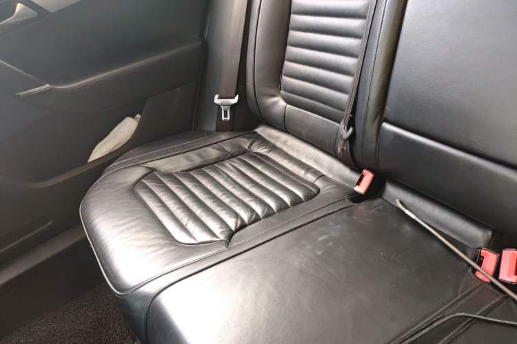 Used Volkswagen Magotan 2013 1.8TSI Premier Model Left Rear Seat