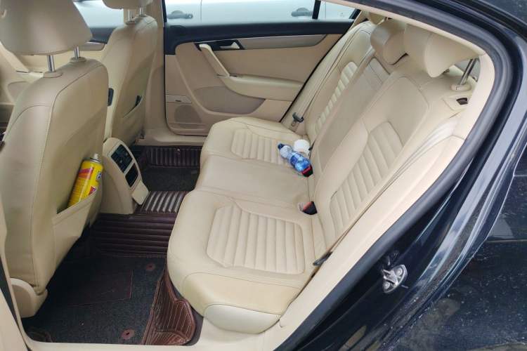 Used Volkswagen Magotan 2013 1.8TSI Luxury Model Left Rear Seat