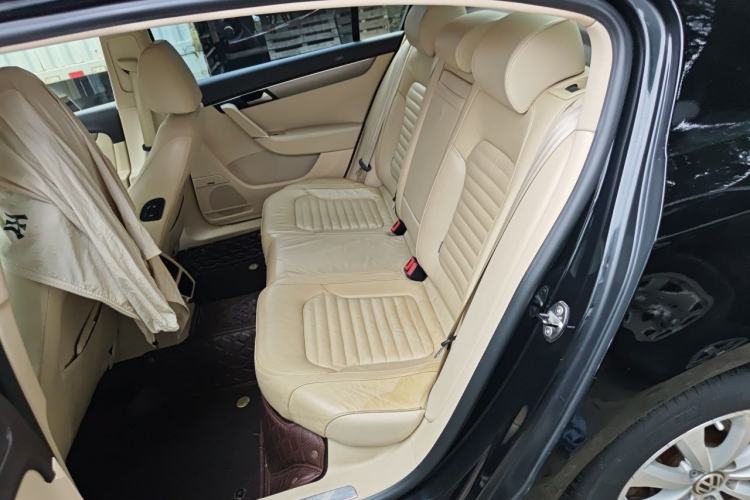 Used Volkswagen Magotan 2013 1.8TSI Luxury Model Left Rear Seat