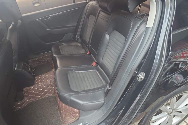 Used Volkswagen Magotan 2013 2.0 TSI Prestige Model Left Rear Seat
